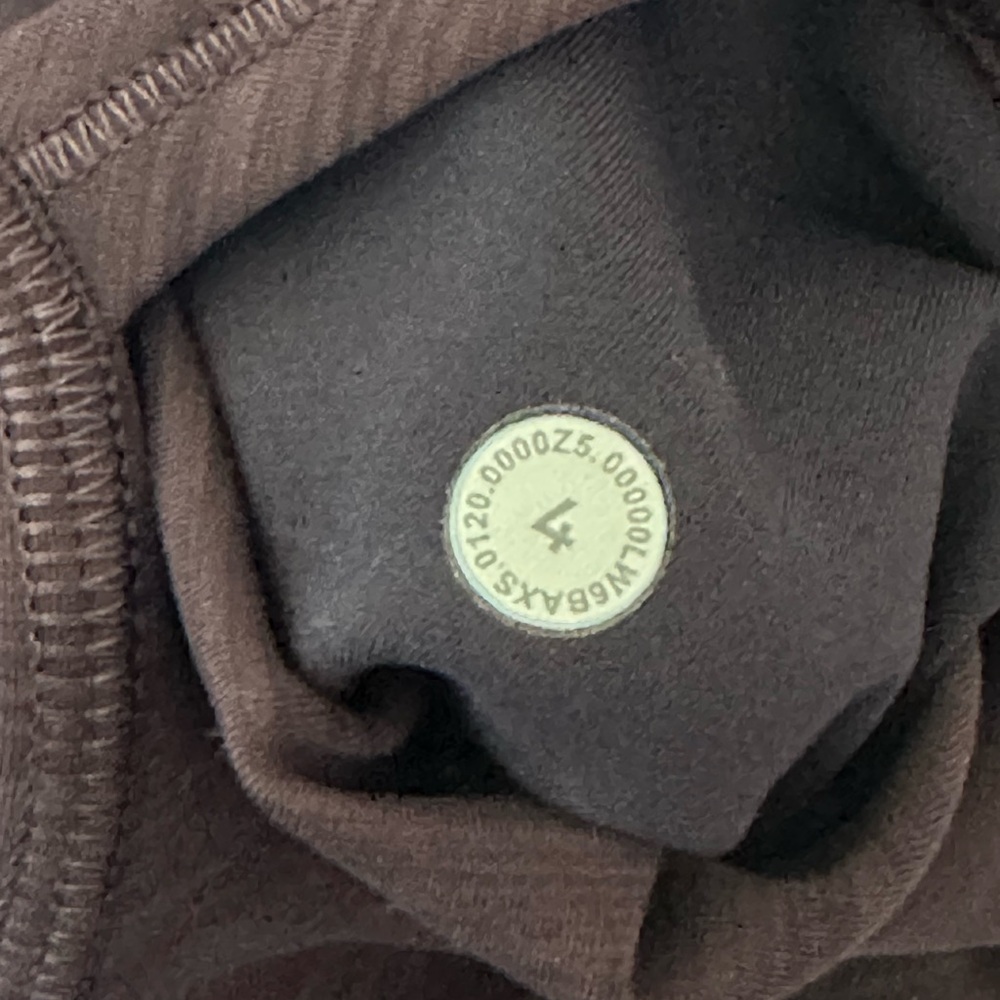 Lululemon - Picture 4 of 4